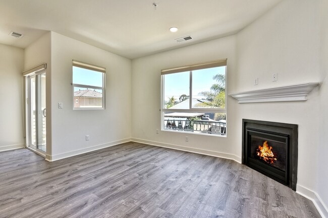 Photo - Show-stopping, Brand-New Townhome in the H...