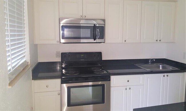 Photo - 701 SW 14th Ave Unit 4