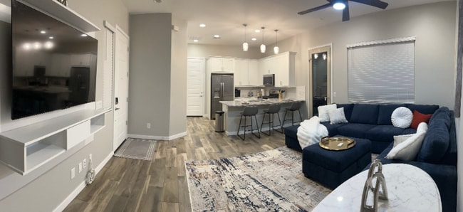 Building Photo - 9506 S 41st Dr Rental