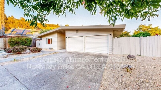 Photo - 2450 Grosse Ave