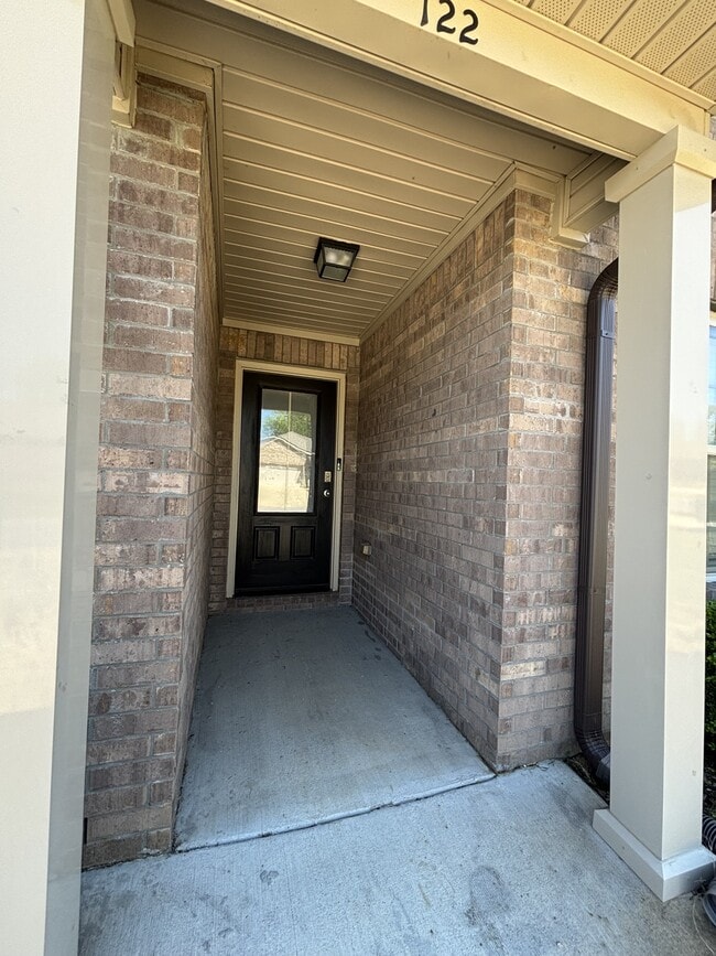 Photo - 122 Vivian Way