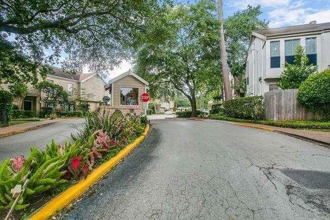 Photo - 2100 Tanglewilde St Unit 537