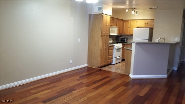 Photo - 5415 W Harmon Ave Condo Unit 2006