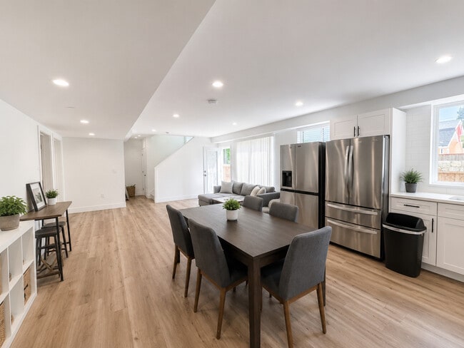 1530 W 37th St -- Housing near USC/Ktown