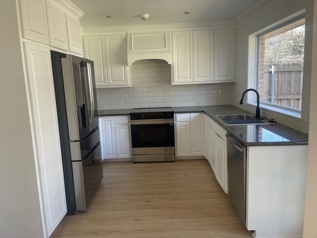 Photo - 5311 Emerson Ave