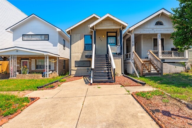 Photo - 620 Avenue H