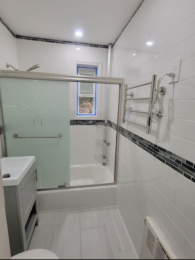 Photo - 22414 Kingsbury Ave Unit B