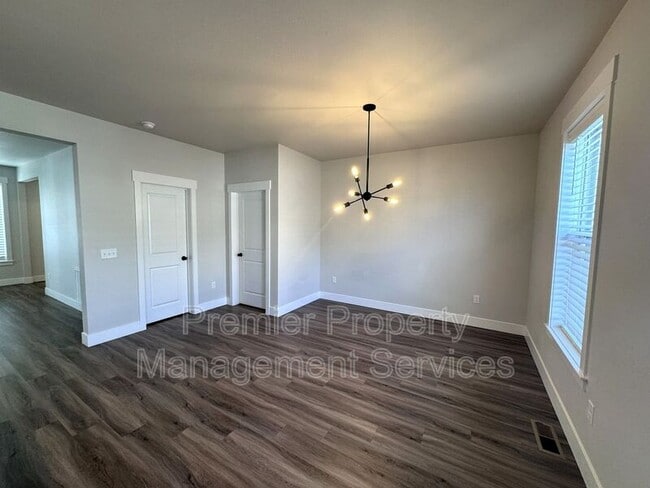 Photo - 1670 St George Blvd