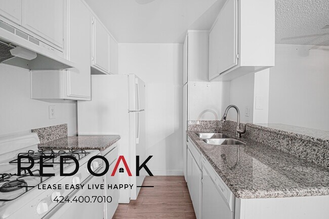 Photo - 11817 Victory Blvd Unit 106