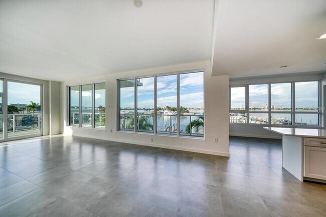 Building Photo - 920 N Osceola Ave Unit 209