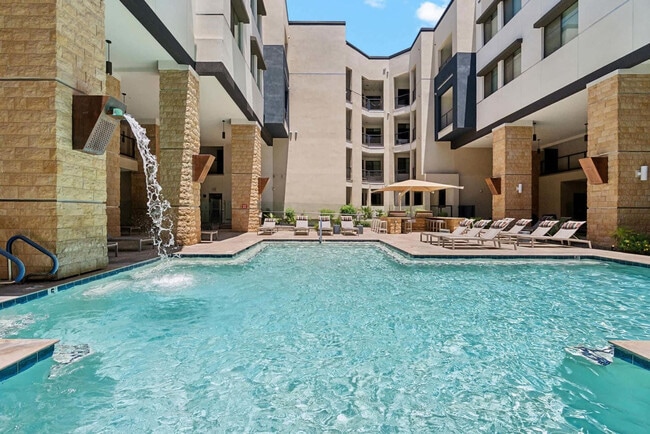15501 N Dial Blvd Unit SI ID1380009P