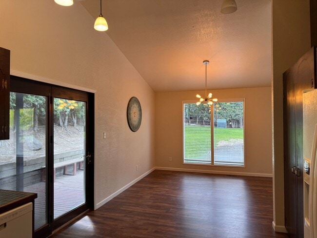 Photo - Selah 4 bedroom 3 Bathroom Double Garage, Fenced Yard