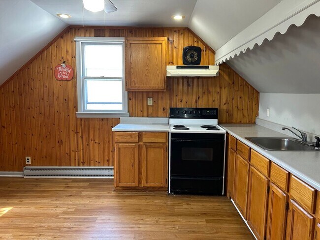 Photo - 66 Tunis Ave Unit 66 Tunis Ave 2nd Floor