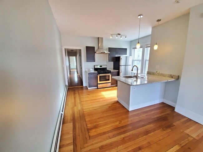Fantastic 3 Bed 1 Bath, 1 Off Street Parki... - Fantastic 3 Bed 1 Bath, 1 Off Street Parki... Unit 179 Apt 2