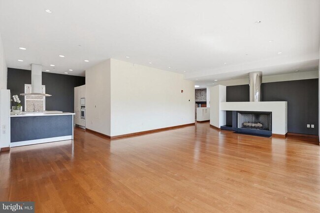 3336 Cady's Alley NW Unit 201