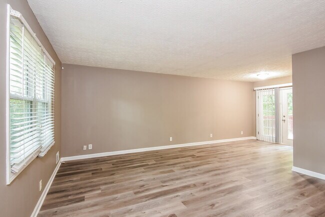 Photo - 3511 Terry Ln