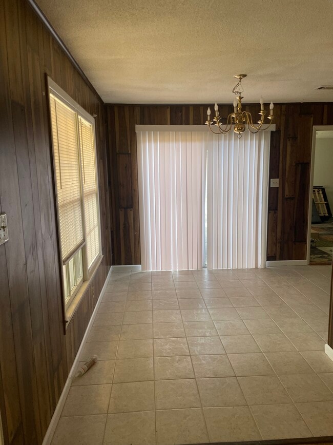 Photo - 106 Henry St