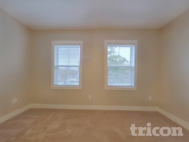 Photo - 3047 Ridge Ave