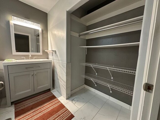 Photo - 250 Devere Way