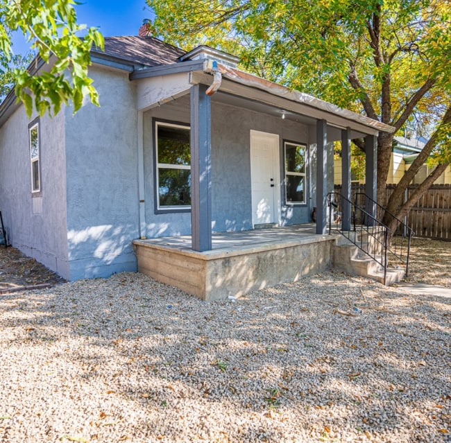 Building Photo - 1507 W 17th St Rental