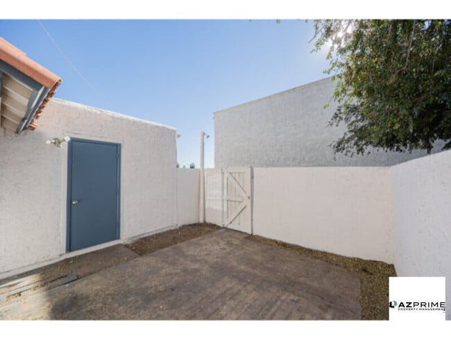 Photo - Your Perfect Phoenix Retreat - Gorgeous 2/1 Townhouse!