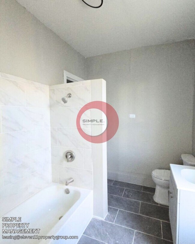 Photo - Multi-family building with huge yard Unidad Apartment 1