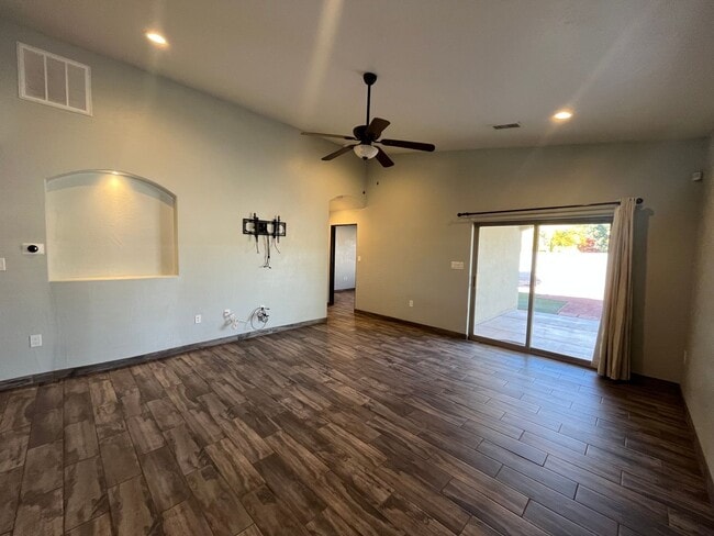 Photo - Lovely 3 Bedroom 2 Bathroom Home In NE ABQ!