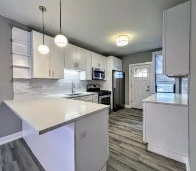 3939 N Janssen Unit 2N