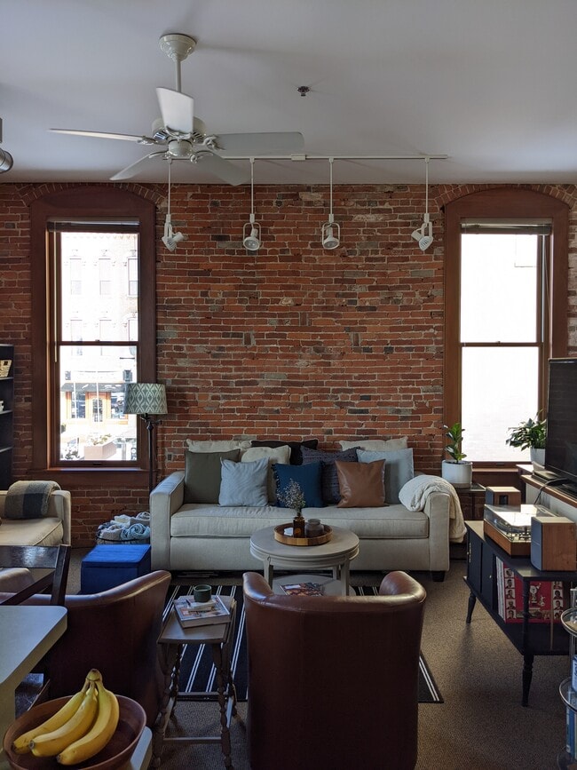 Photo - 117 N Market St Unit 200