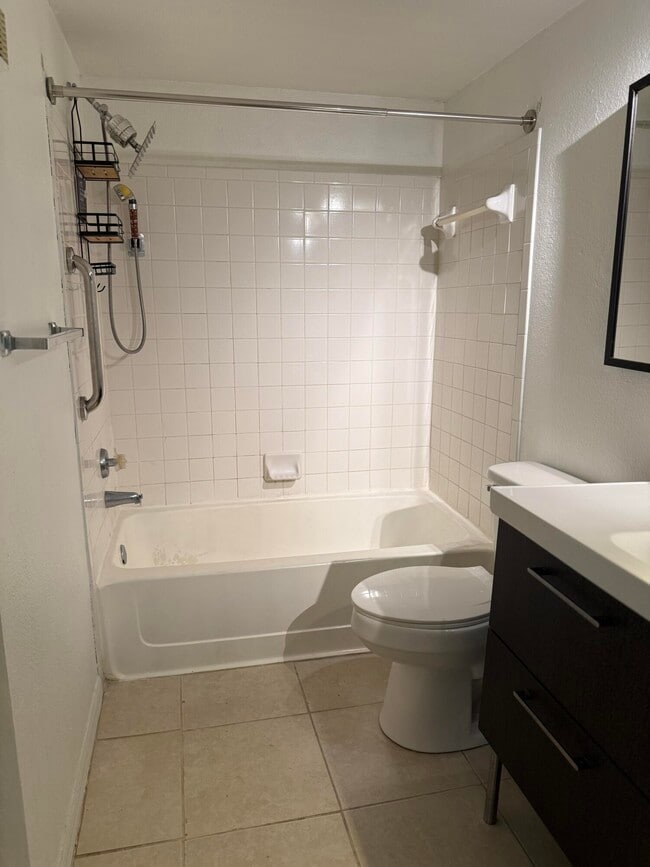 Photo - 1401 Village Blvd Unidad 1113