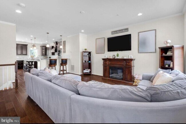 Photo - 7713 Gaston Pl