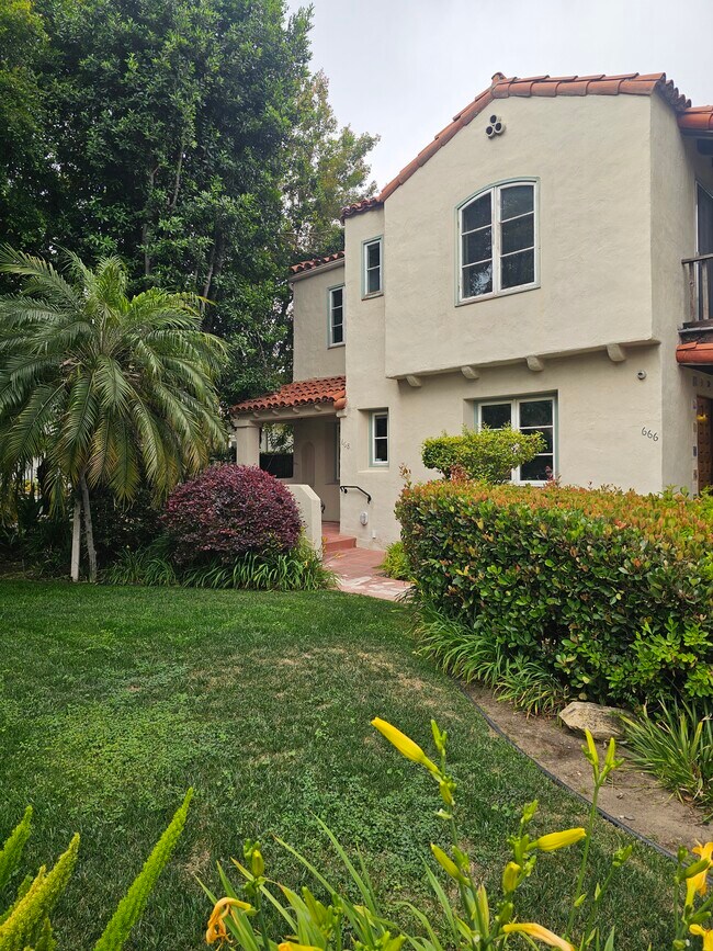 Photo - 668 S GRETNA GREEN Way