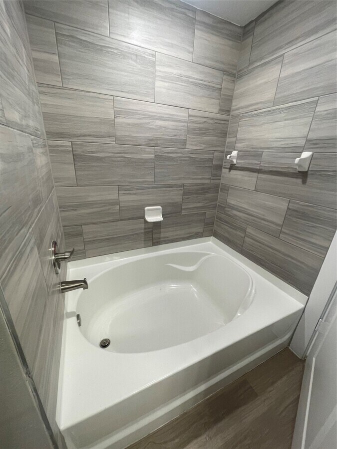 Photo - 20525 Ella Blvd Unidad 3207 Rental