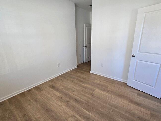 Photo - Stunning BRAND NEW 5 Bedroom / 4 Bath Home located in North Ridge
