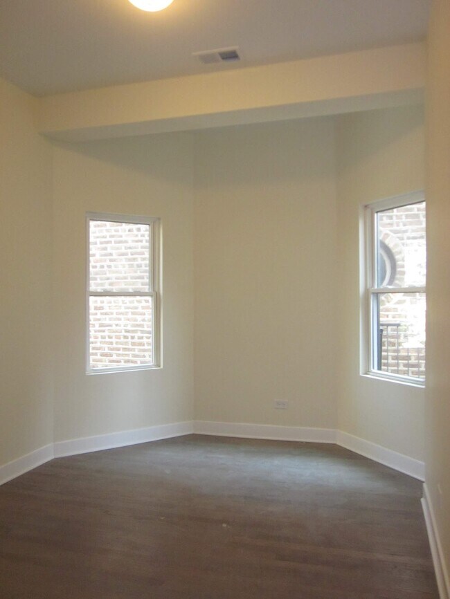 Photo - 2020 N Bissell St Unidad 3