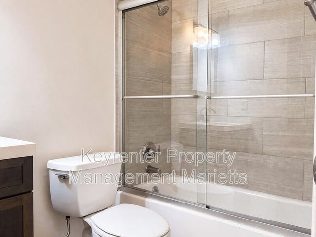 Photo - 723 Hanover Ln SE