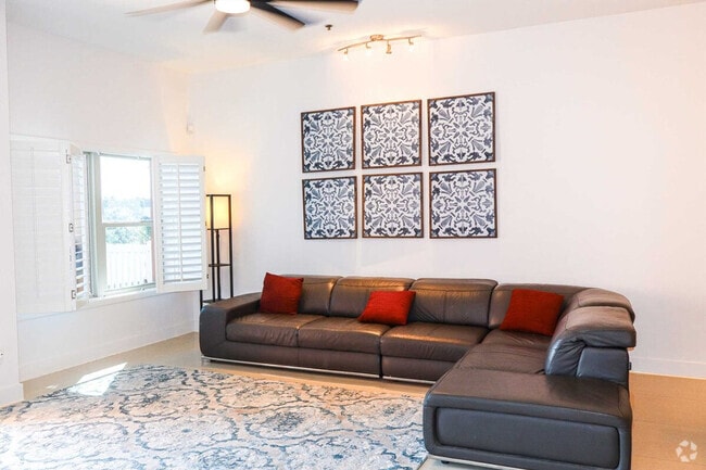 Building Photo - 150 Padre Blvd Rental