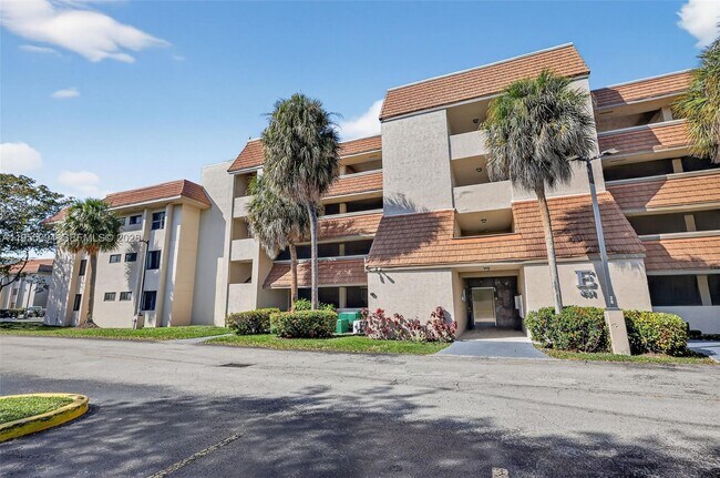 Photo - 491 Ives Dairy Rd Unit 306-5