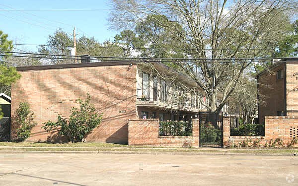 Building - 4300 Rosslyn