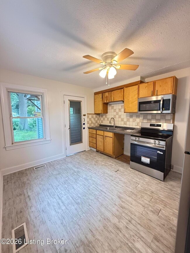 Photo - 1105 Beecher St