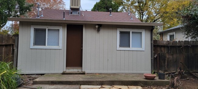 Photo - Charming 1 Bedroom Home With Bonus Area