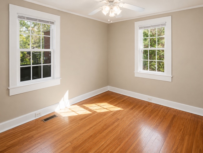 Photo - 312 N Jefferson St NE