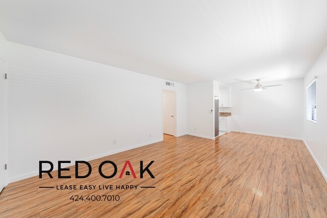 Photo - 10206 Independence Ave Unidad 3