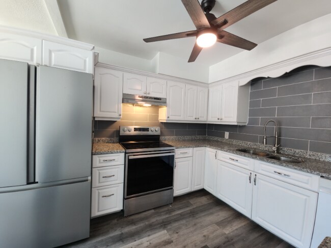 Photo - 3107 37th Ave W