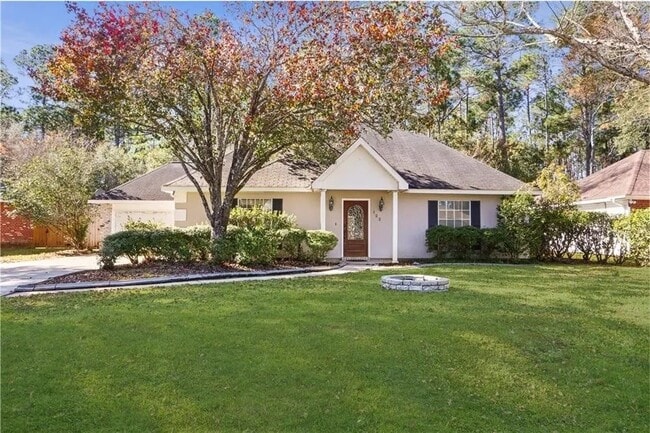 Photo - 122 Woodcrest Dr House