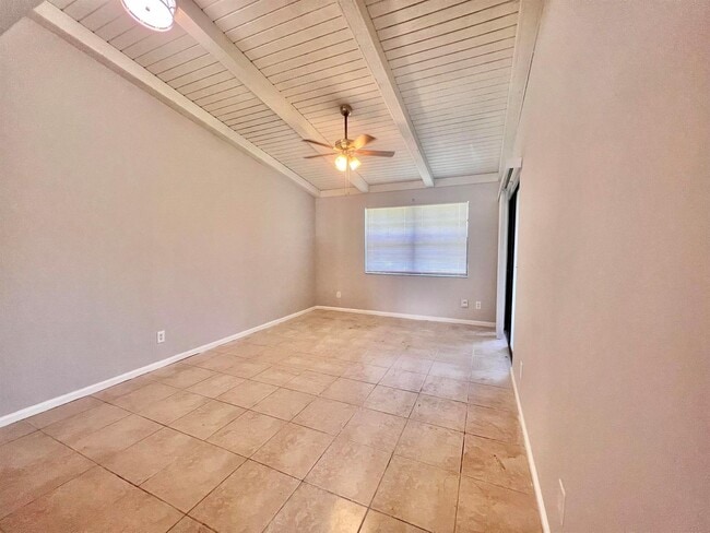 463 Glenwood Dr