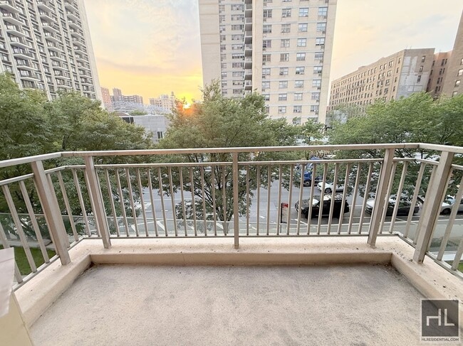 Building Photo - 3 bedroom 1 bathroom WEST 93 STREET