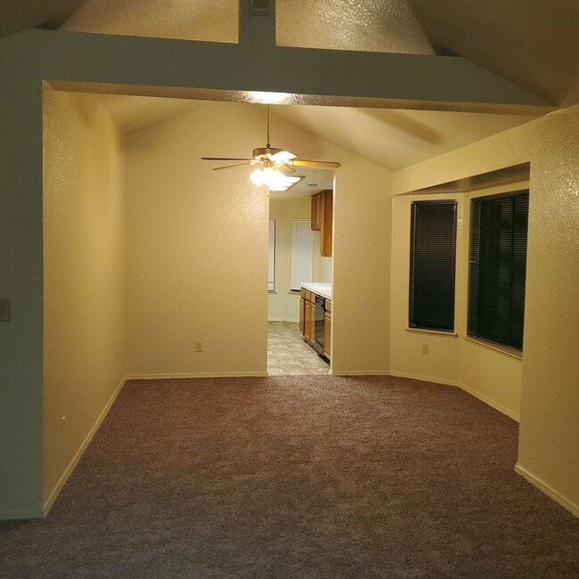 Photo - COLLEGEVIEW DRIVE ~ Near College  3 bedroo...