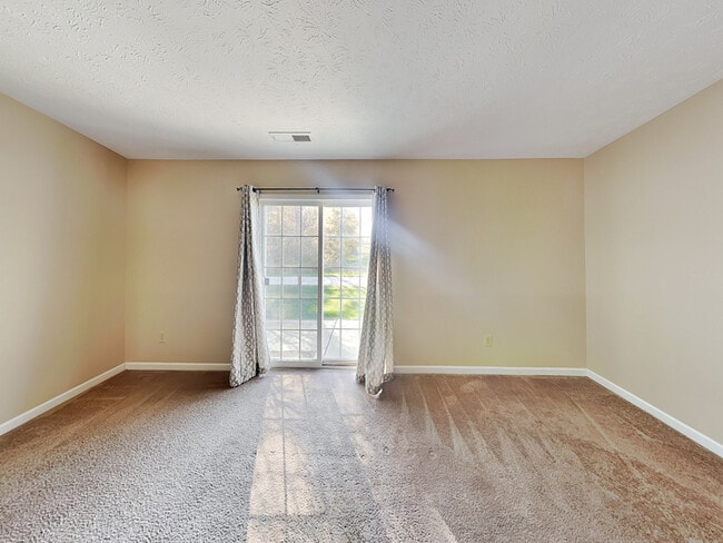 Photo - 1559 Whisler Dr