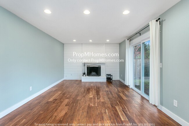 Photo - Stunning Three Bedroom Home in the Heart o...